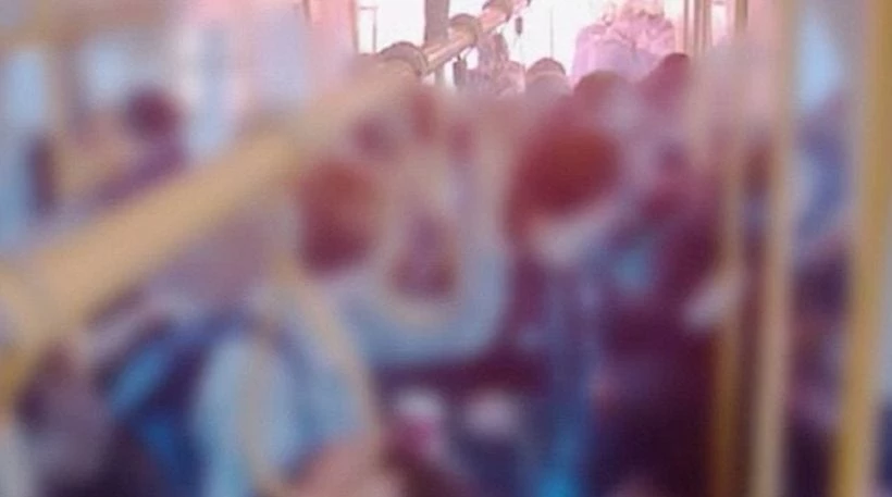 Βίντεο σοκ! Η στιγμή που στο μετρό του Λονδίνου εκρήγνυται η «μητέρα του Σατανά»